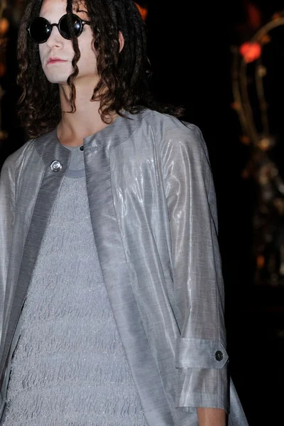 Look 75
